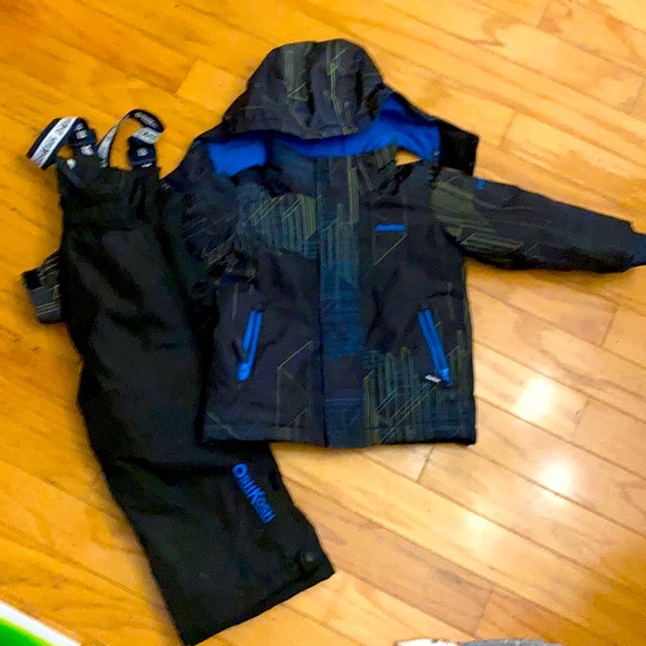 Size 3T kids snow suit excellent condition no rips or tears - Picture 1 of 1